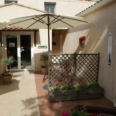 Chambres D'Hotes La Gardie Виас Екстериор снимка