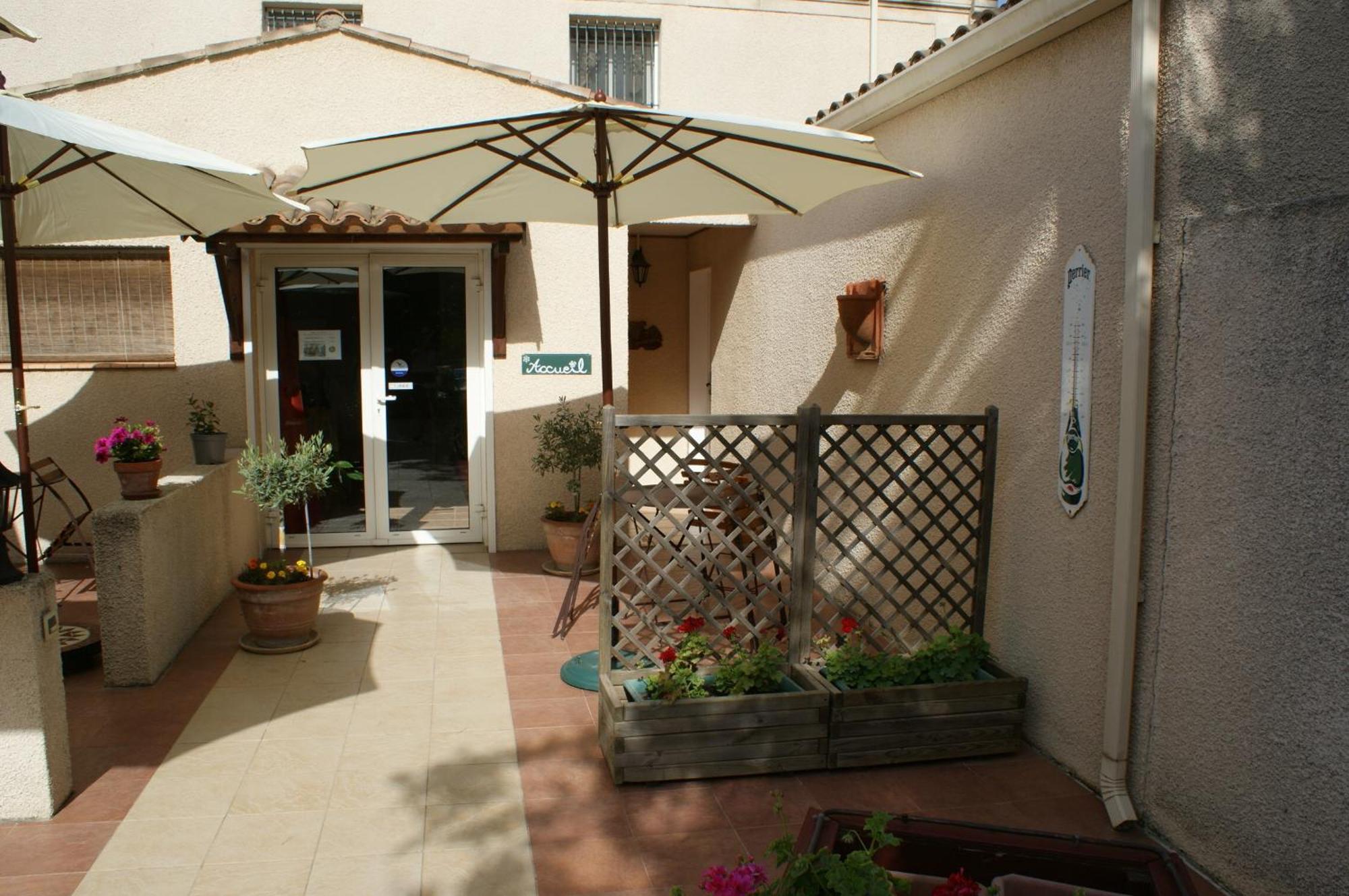Chambres D'Hotes La Gardie Виас Екстериор снимка